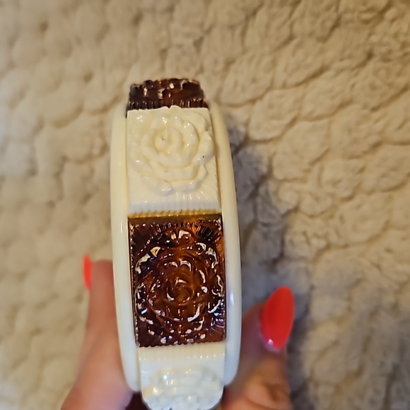 #0045 Vintage Sarah Coventry Coffee and Cream Bracelet Bangle White Brown Flower - Picture 4 of 7